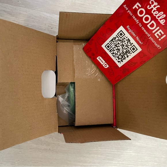 DASH Christmas Tree Mini Waffle Maker - Picture 3 of 4